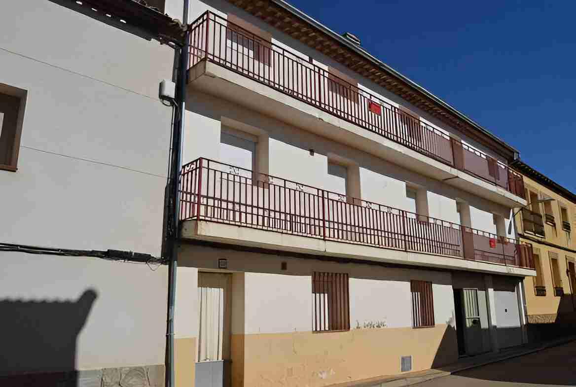 Casa independiente en venta en Calle el Belimbre, Santa María de Huerta. Soria